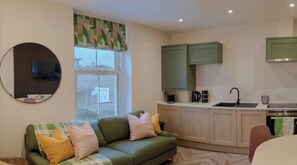 House | 3 bedrooms - Modern 3BR Flat in Central Plymouth Free Parking Sleeps 6 (Plymouth)