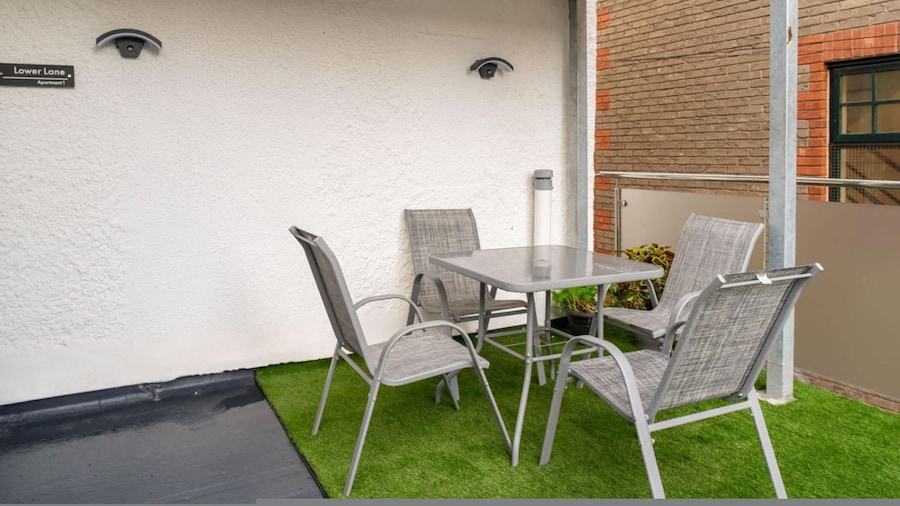 Modern 3BR Flat in Central Plymouth Free Parking Sleeps 6
