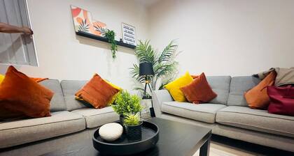 Spacious 6-bedroom Terraced House Sleeps 8 Near City Centre