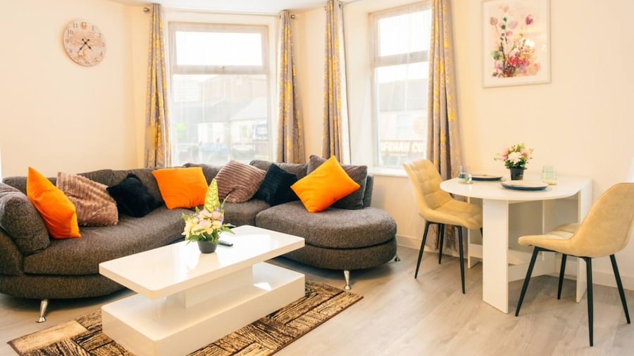 Stylish 3-bed Flat Near Cardiff City Centre Uni