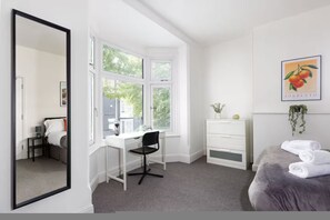 House, Smoking - Leicester Luxe Retreat Sleeps 8 Garden Works (Moffat)