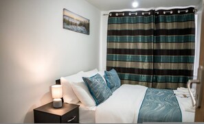 House - Modern Spacious 4-bedroom Residence in Crumpsall (Manchester)