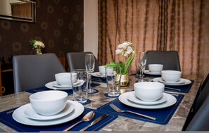 House - Modern Spacious 4-bedroom Residence in Crumpsall (Manchester)
