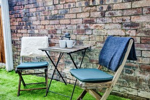 House - Modern 3-bed Home Sleeps 6 With Parking Fast Wifi Perfect for Contractors Long Stays (St Helens)