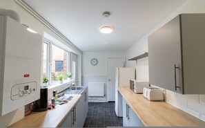 House - Alice Street Retreat - 1BR Sleeps 4 Street Parking (South Shields)