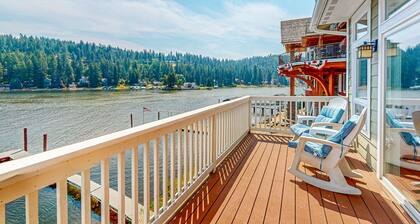 Beautiful Lakefront Custom