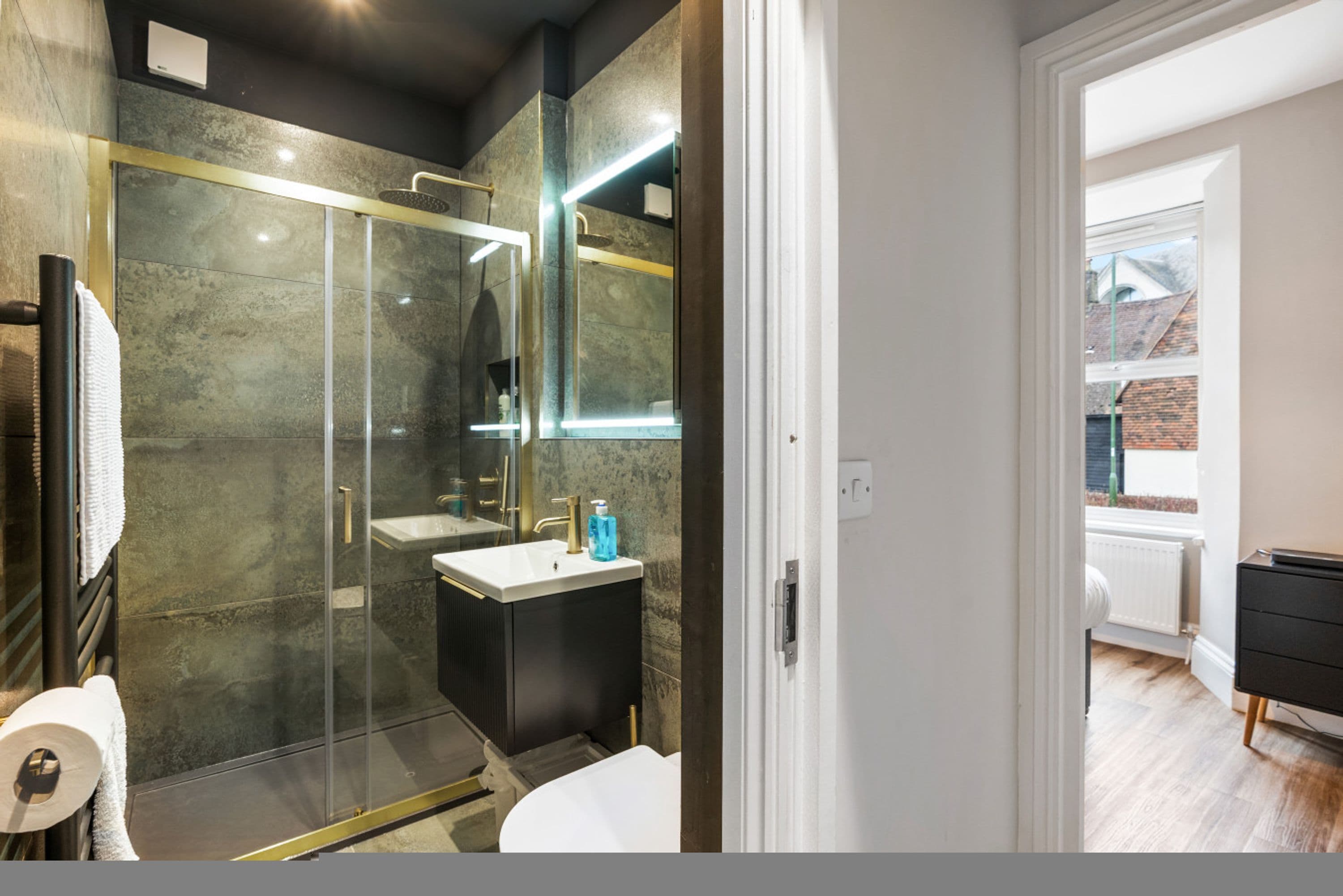 Maison, fumeur | 5 chambres