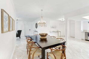 Dining - Driftwood Haven | Walk to Beach | Private Pool Oasis 🌴 | Bikes + Beach Gear | Sleeps 6 (Naples)