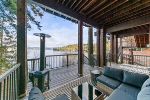 2 bedrooms, Internet - Deja View - Lower Unit (Hayden)