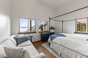 2 bedrooms, Internet - Deja View - Lower Unit (Hayden)