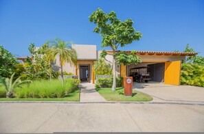 House - 4 bd Beach Chic Villa Ocean View (Punta de Mita)