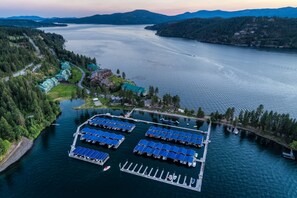 3 bedrooms, Internet - Mountain Lake Getaway (Harrison)