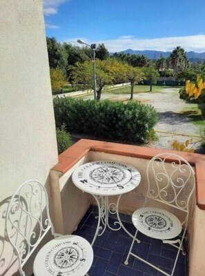 Terrace/patio - Casa Giovanna Casal Velino - Seafront Apartment Two Steps from the Beach (Casal Velino)