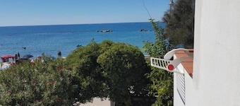 Casa Giovanna Casal Velino - Seafront Apartment Two Steps from the Beach