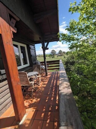 Chalet au Bord des Vignes – Séjour Chaleureux avec Grand Balcon et Nature