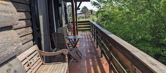 Chalet au Bord des Vignes - Warm stay with Large Balcony and Nature