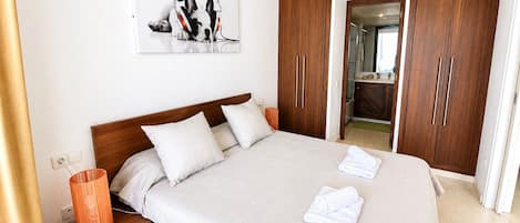 WiFi, bed sheets