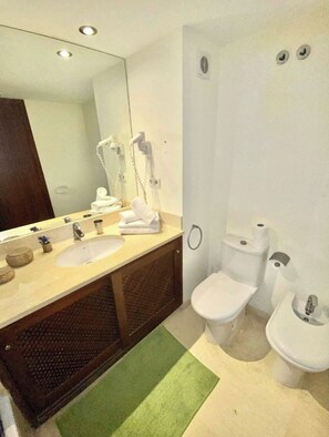 Hair dryer, towels - Excelente apartamento a un paso de la playa (Sant Jordi de Ses Salines)