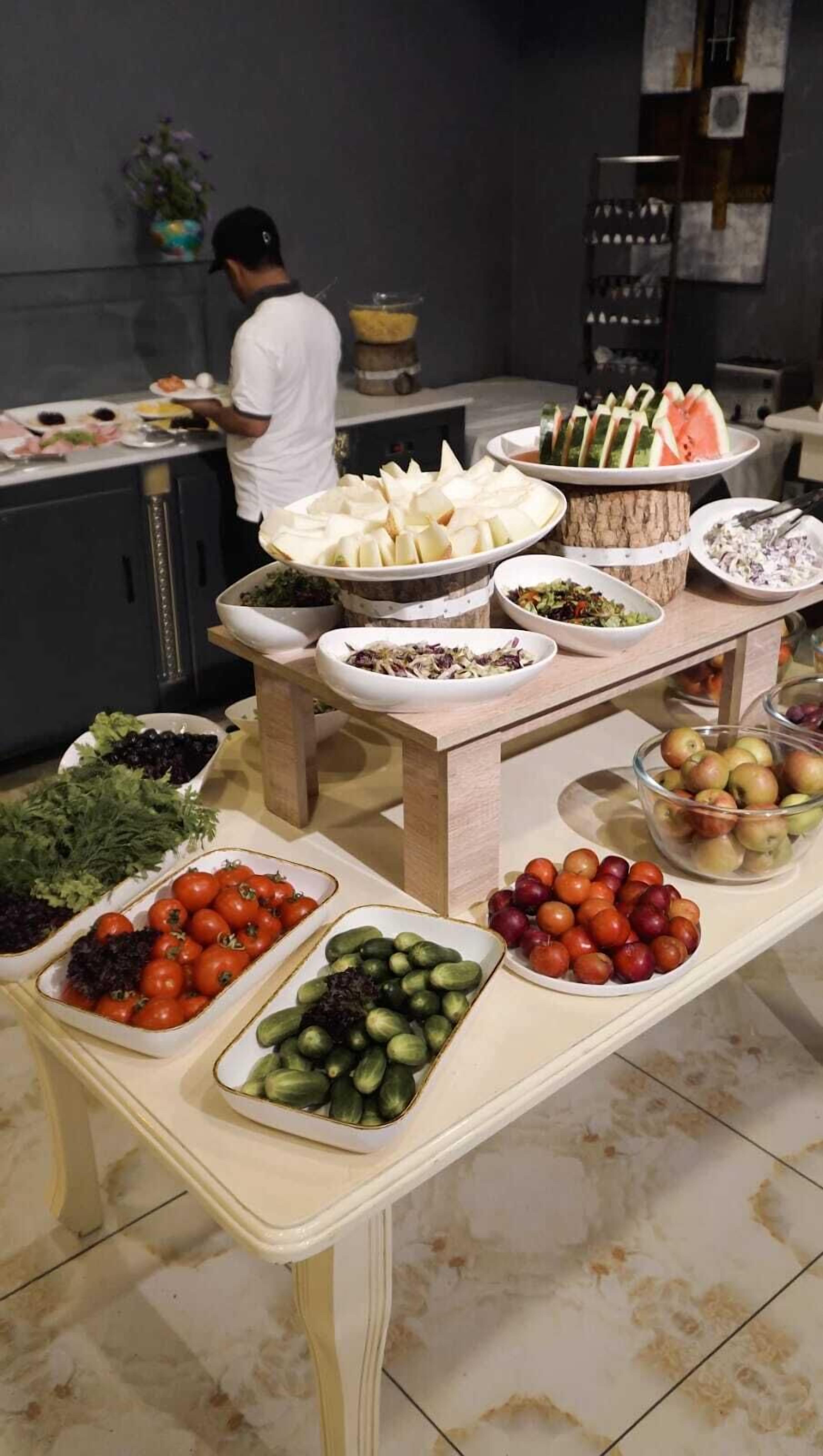 Se ofrece un desayuno bufé todos los días (por un coste adicional)