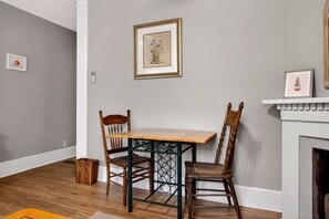 Dining - Charming Long-term Rental Steps to Squares, Coffee Shops by Lucky Savannah (Savannah)