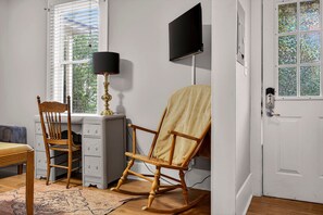 Interior - Charming Long-term Rental Steps to Squares, Coffee Shops by Lucky Savannah (Savannah)