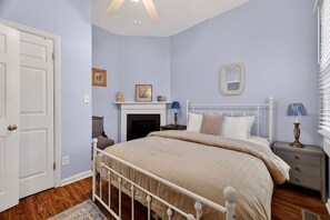 Room - Charming Cottage Perfect for Long-Term Guests w/ Courtyard by Lucky Savannah (Savannah)
