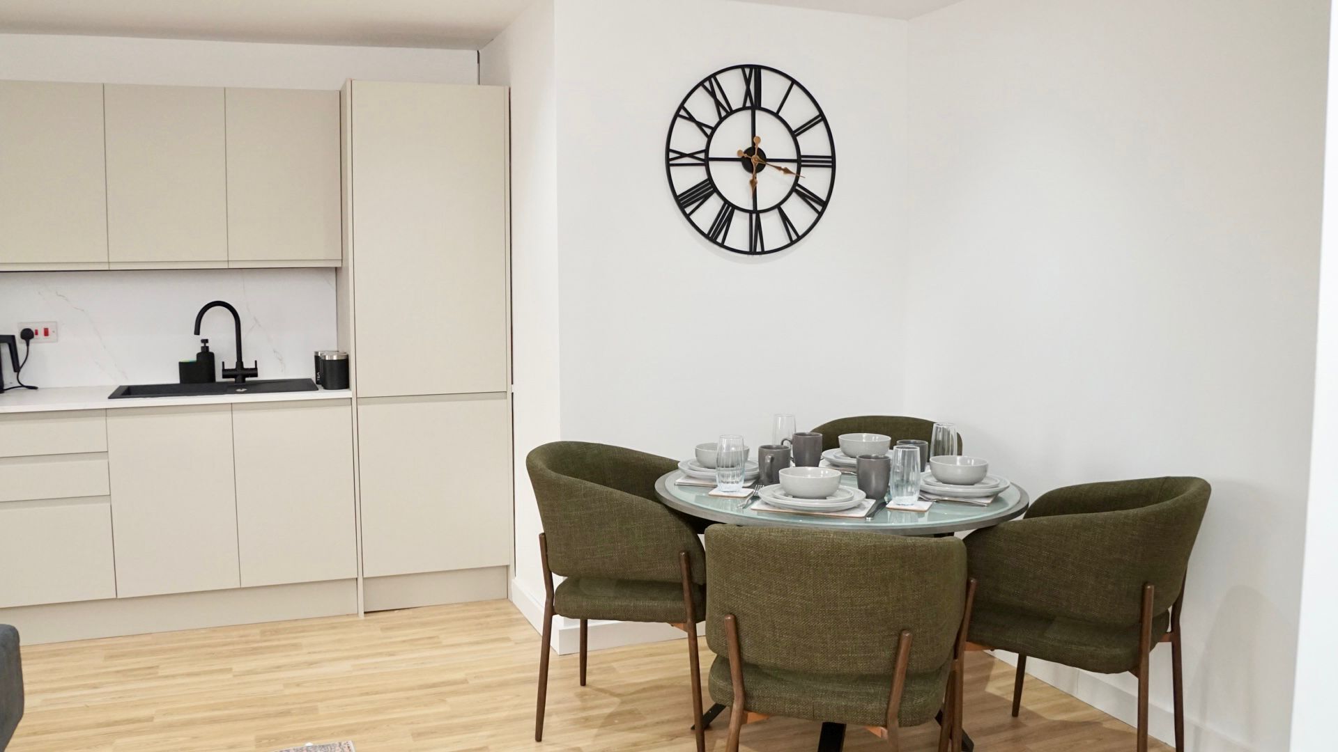 Apartment, City View | Dining