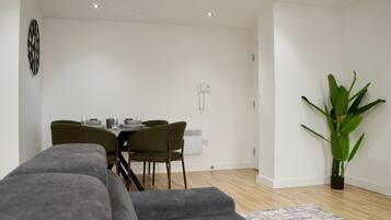 Apartment, Stadtblick | Innenbereich