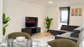 Apartment, City View | Living area