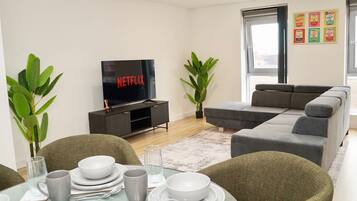 Apartment, City View | Living area