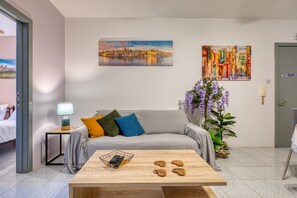 TV - Cosy 2 bedroom apartment near the sea RPSA1-1 (St. Paul’s Bay)
