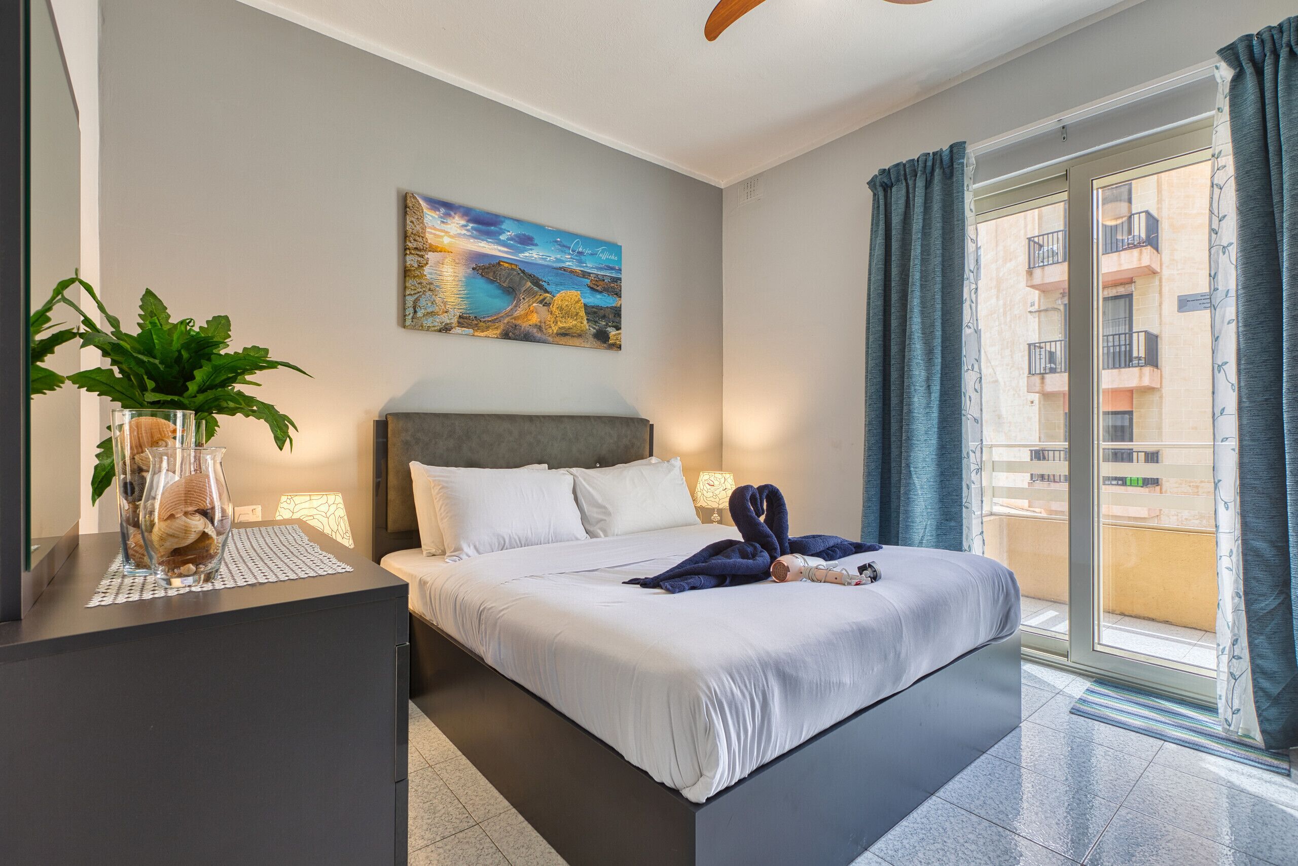 2 chambres, fer et planche à repasser, Wi-Fi gratuit, draps fournis