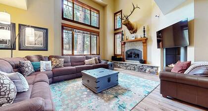 Golf Course Retreat, Private Hot Tub, BBQ, Views, Garage, Pet Friendly