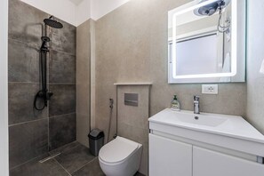 Bathroom - Cozy Wave Retreat | Beach 2 Min Walk by PikHost (Qerret)