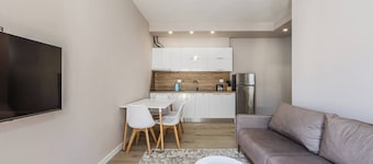 Cozy Wave Retreat | Beach 2 Min Walk by PikHost