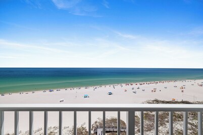 Pelican Pointe 1002 by Liquid Life