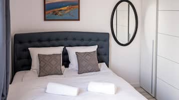 Apartment | Iron/ironing board, free WiFi