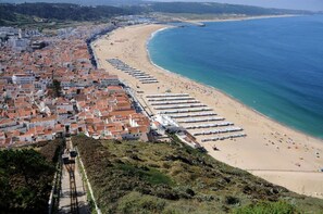 Beach nearby - Solar do Diabrete Studio Apartment in Nazaré’s Historic Center, 100m from the Beach (Nazaré)