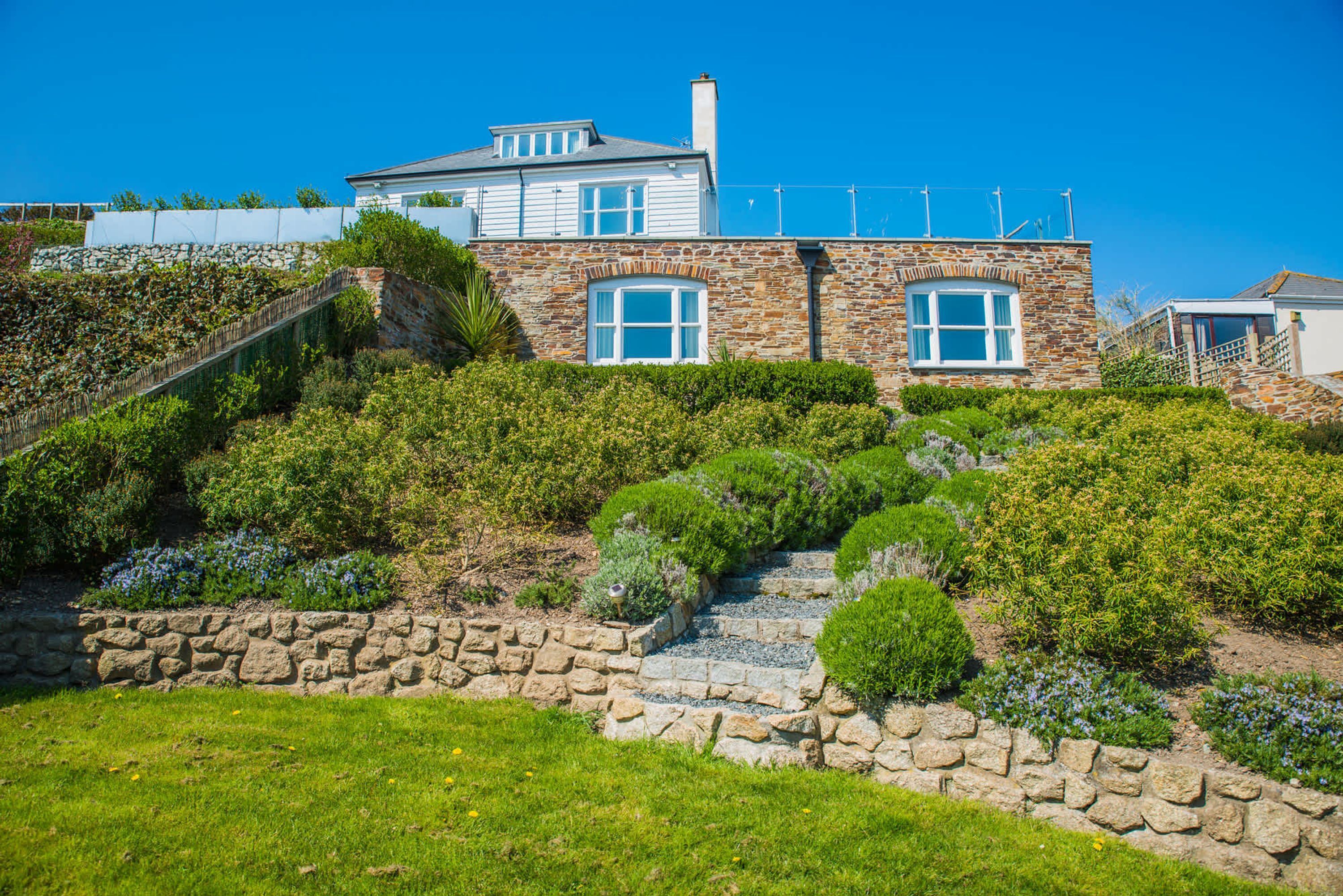 House | 5 bedrooms, Internet