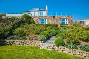 House - Luxury Coastal Cottage With Harbour Views (St Austell)