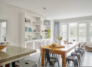 House - Luxury Coastal Cottage With Harbour Views (St Austell)