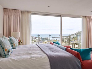 House - Breath-taking Manor With Pool Tennis Court Sea Views (St Austell)