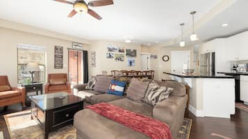 Smart TV, fireplace, DVD player