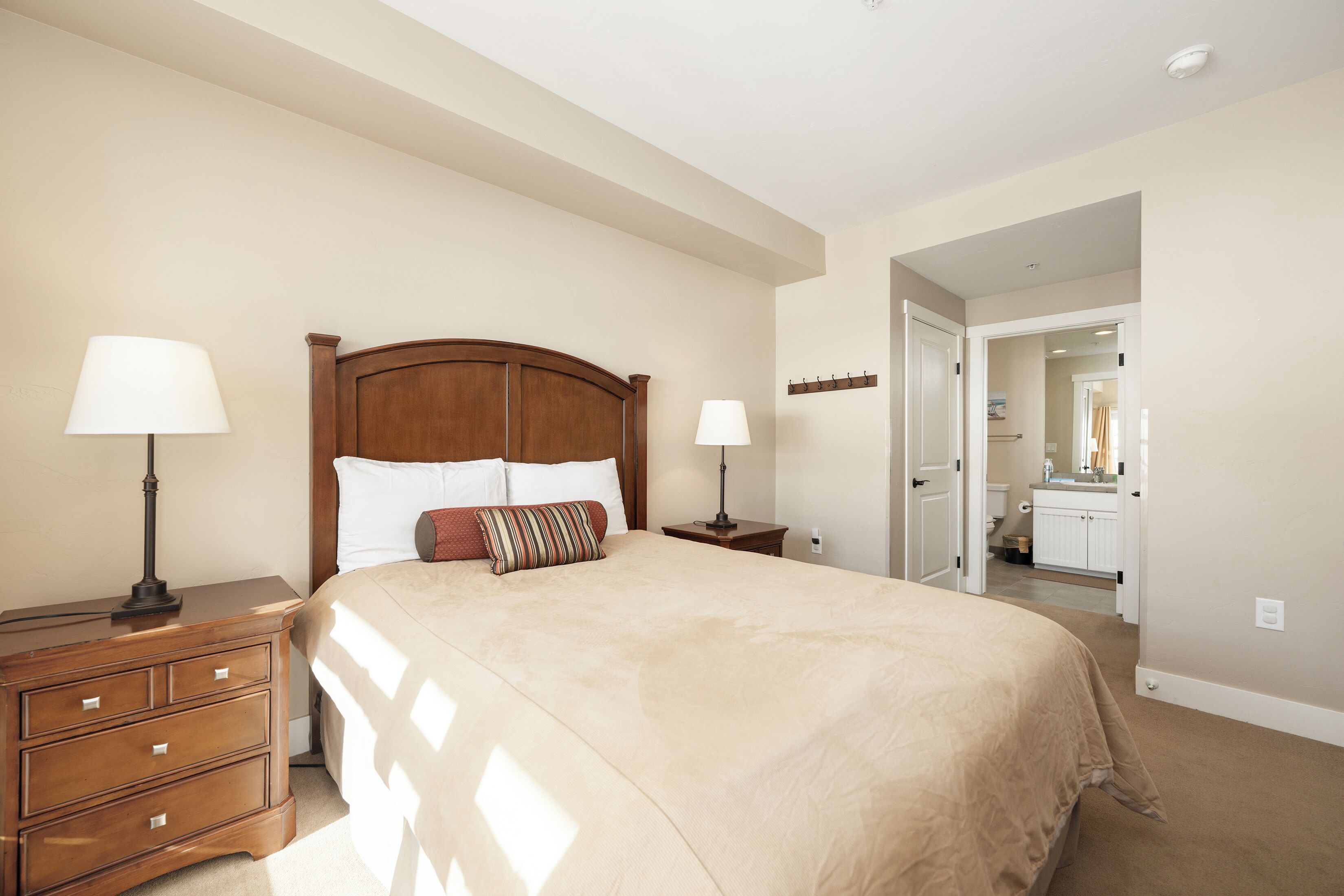 Travel cot, Internet, bed sheets
