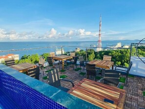 Outdoor dining - Rockmila Hotel (Phu Quoc)