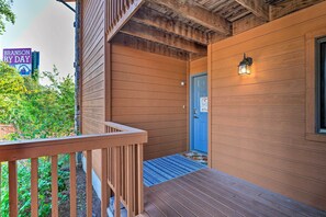 Apartment (4 Bedrooms) | Interior - Pool Access! 2-unit Escape at Pointe Royale Resort (Branson)