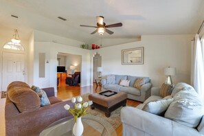 Interior - Work & Play in Apopka! Cozy Extended-stay Home (Apopka)