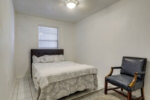 Interior - Walk to LSU Campus & Bars! Condo w/ Community Pool (Baton Rouge)