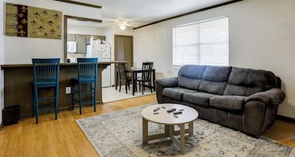 Walk to LSU Campus & Bars! Condo w/ Community Pool