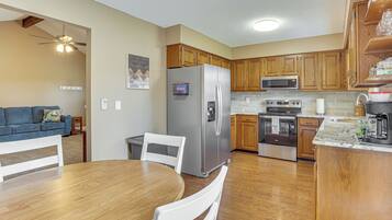 House (2 Bedrooms) | Interior